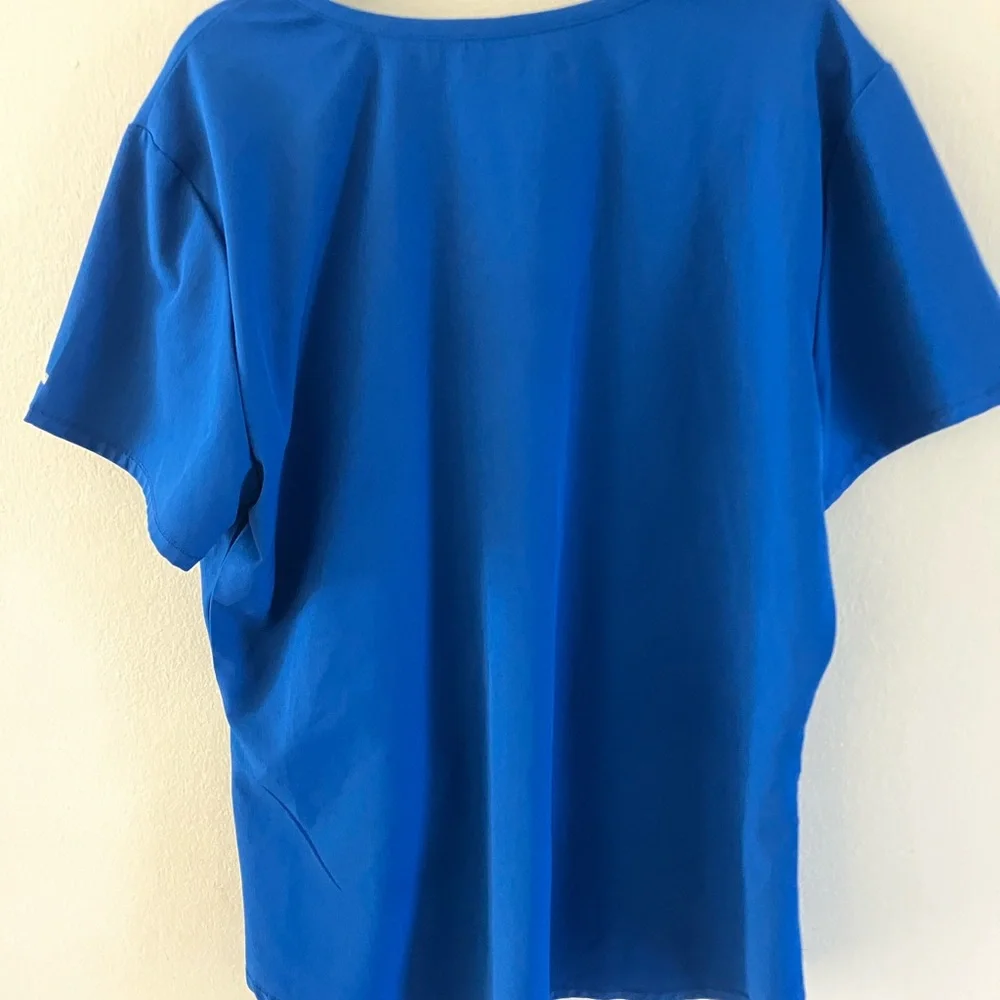 Skechers Woman’s Scrub Top Size Large Royal Blue Stretch - Picture 3 of 3